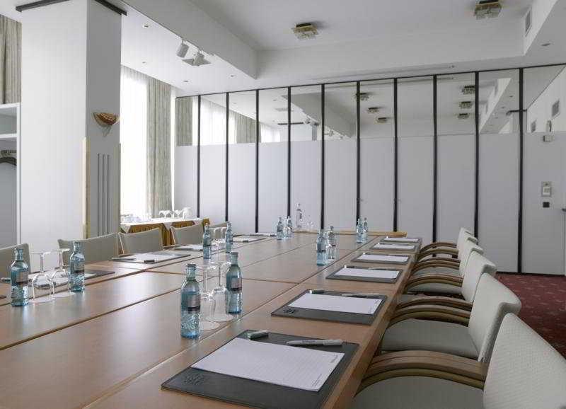 Holiday Inn Munich-Schwabing Удобства фото