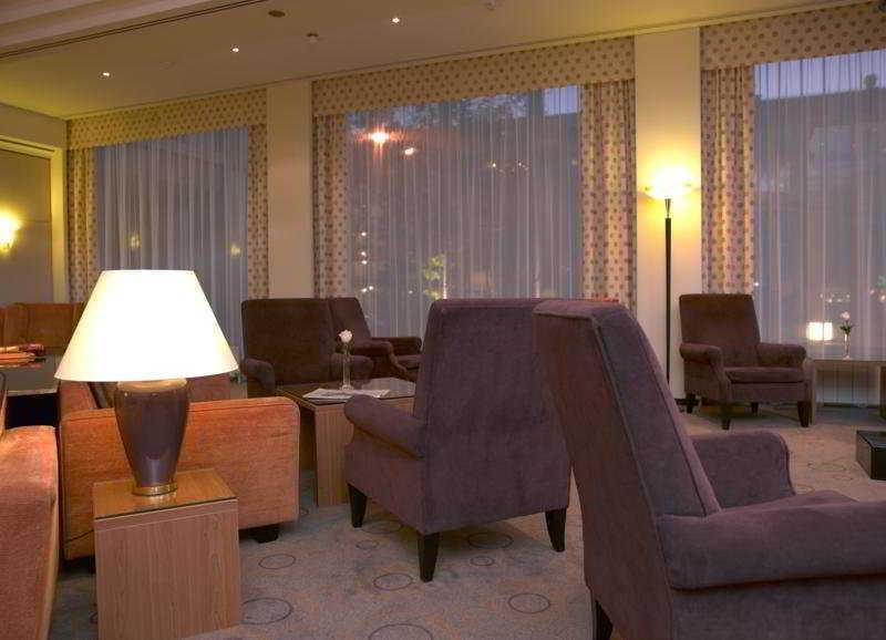 Holiday Inn Munich-Schwabing Интерьер фото