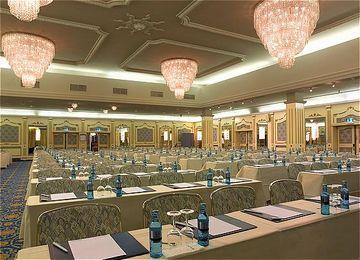Holiday Inn Munich-Schwabing Экстерьер фото