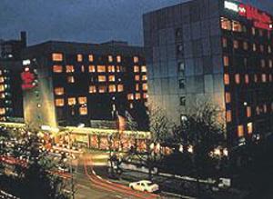 Holiday Inn Munich-Schwabing Экстерьер фото