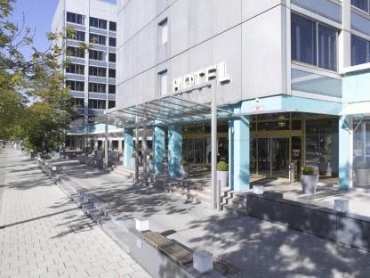Holiday Inn Munich-Schwabing Экстерьер фото
